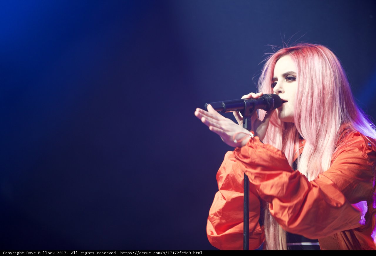 Pink-haired Soloist Rocks the Stage
