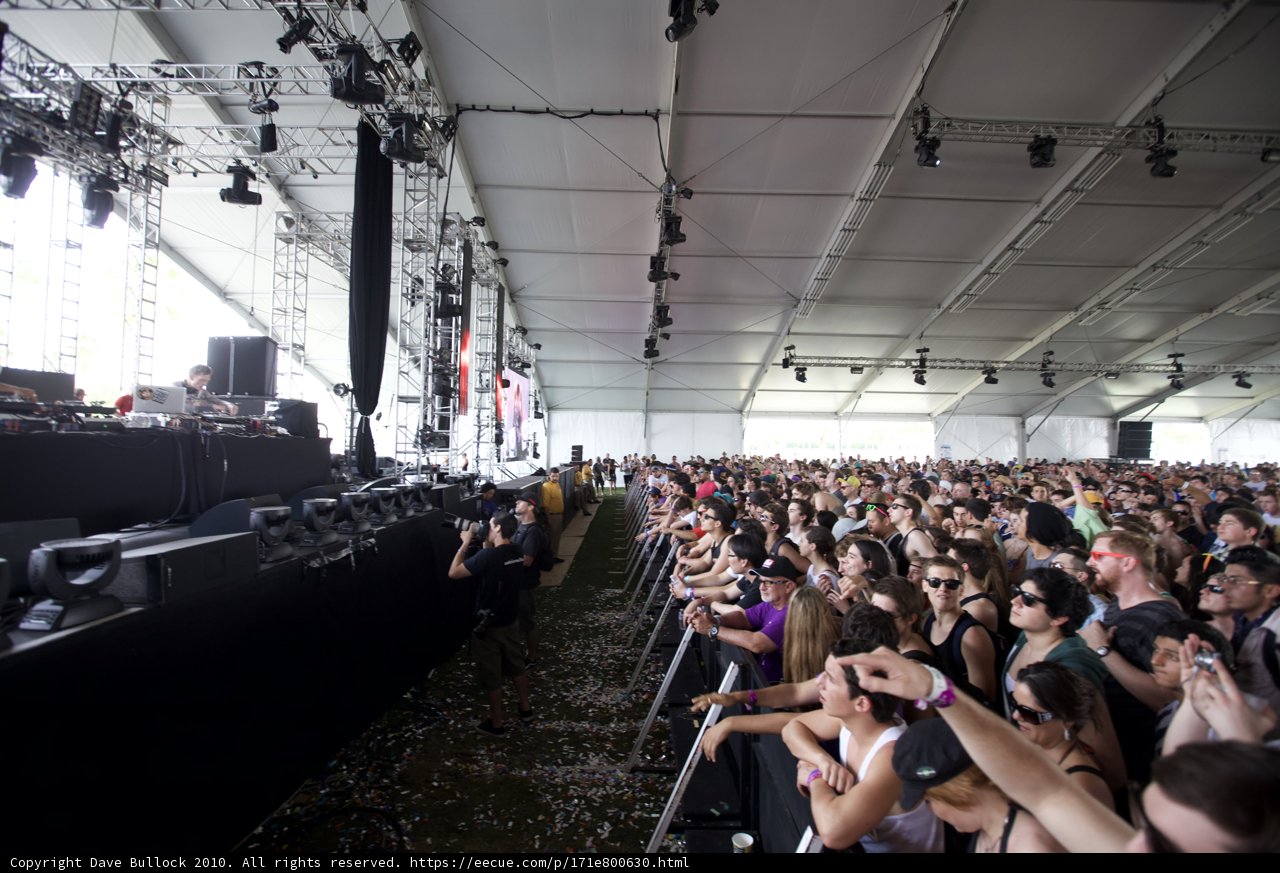 Saturday Music Festival Crowd at Coachella
