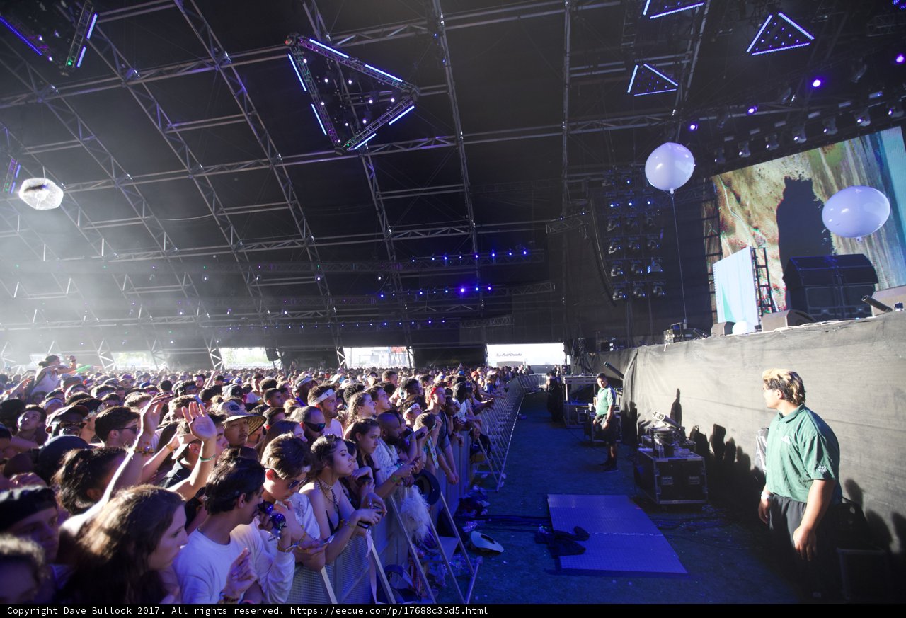 Balloon frenzy at Coachella concert