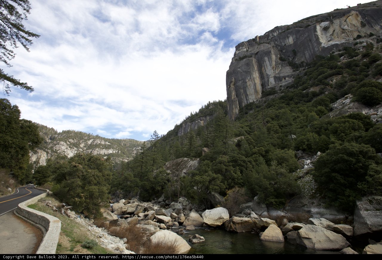 Yosemite's Majestic Mountain Range