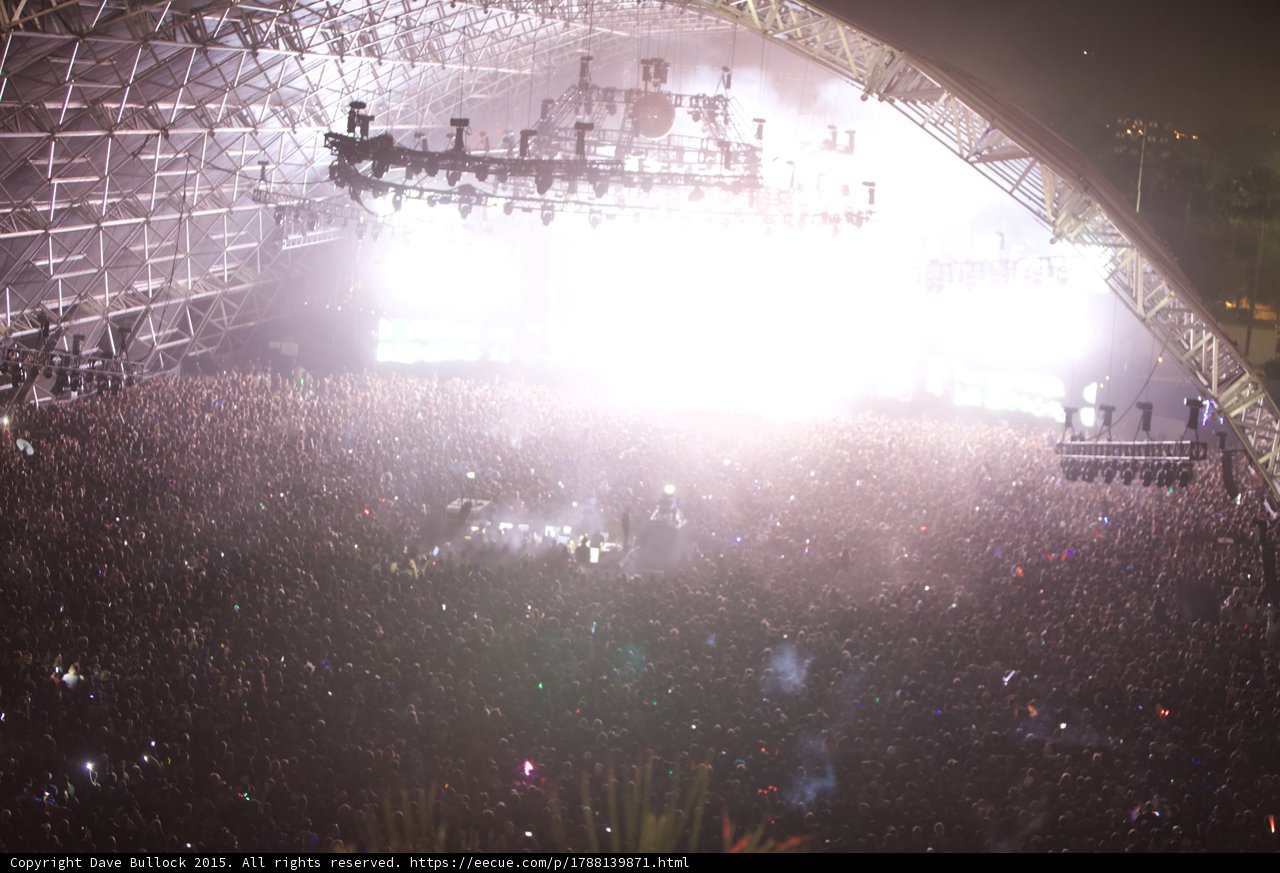 A Rocking Night with Thousands