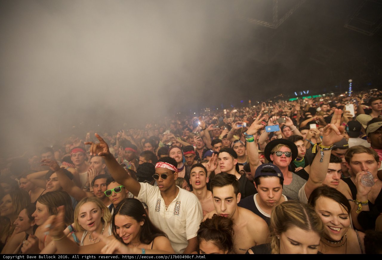 Smoke and the Crowd