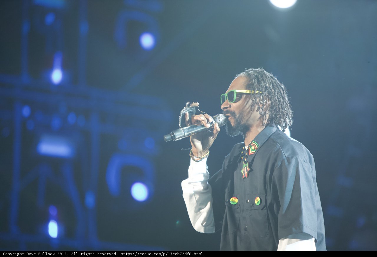 Solo Performance by Snoop Dogg at iHeart Radio Music Festival