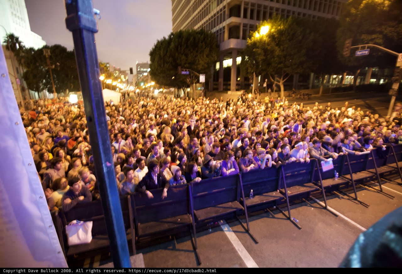 Night Crowd at the Metropolis