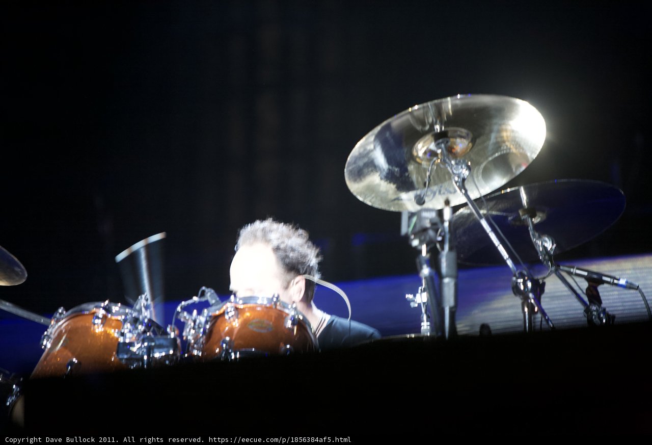 Grooving in the Dark