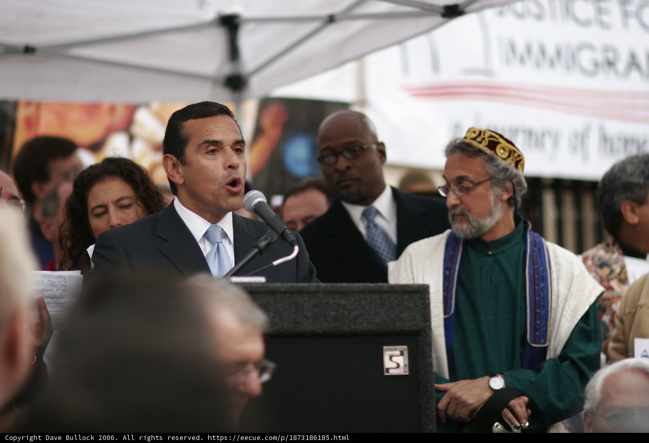 Antonio Villaraigosa Addresses Supportive Crowd at Rally