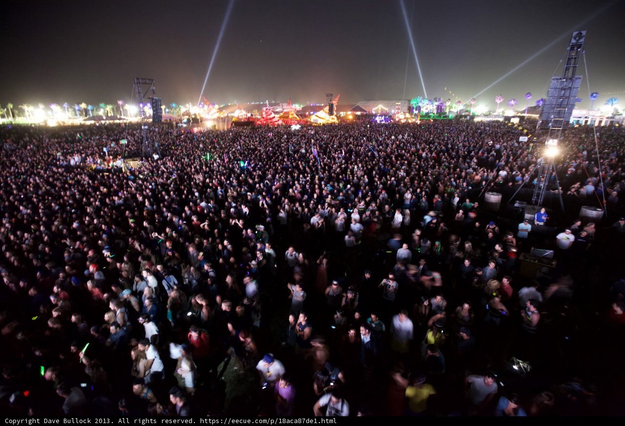 Coachella's Night Sky Comes Alive