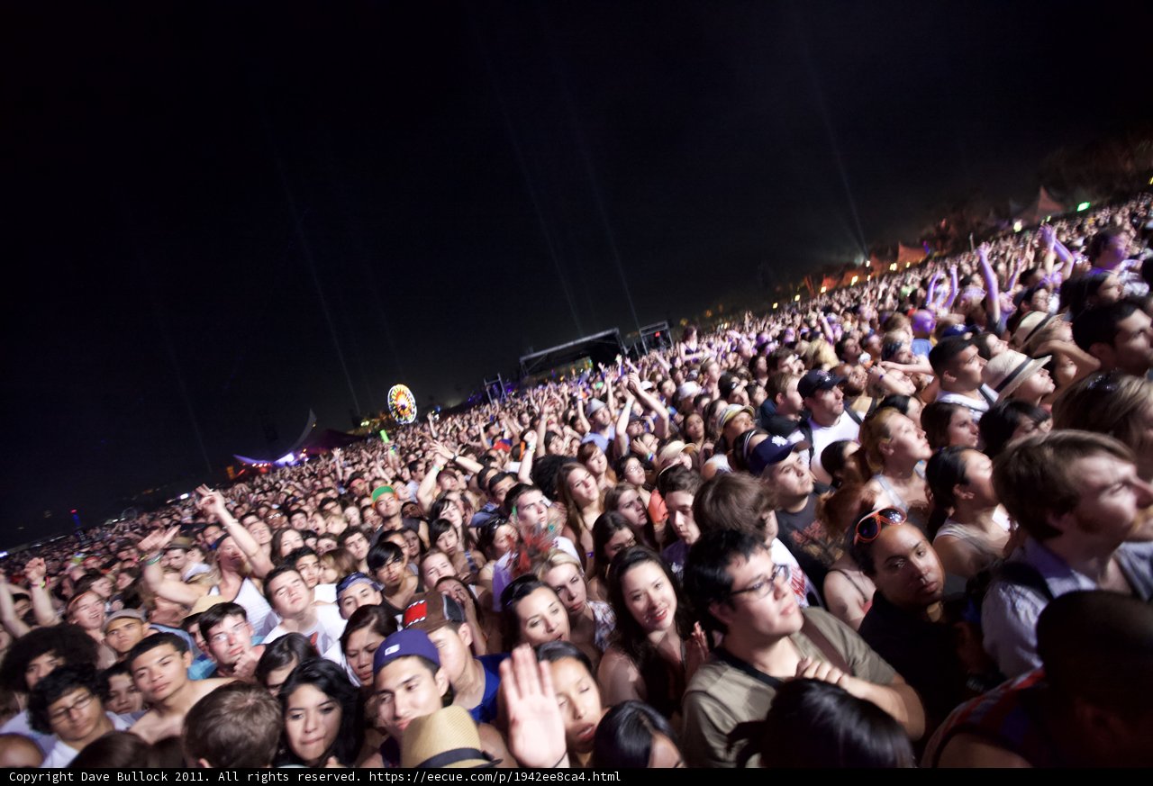 Coachella 2011: A Night Sky Full of Crowd's Beats