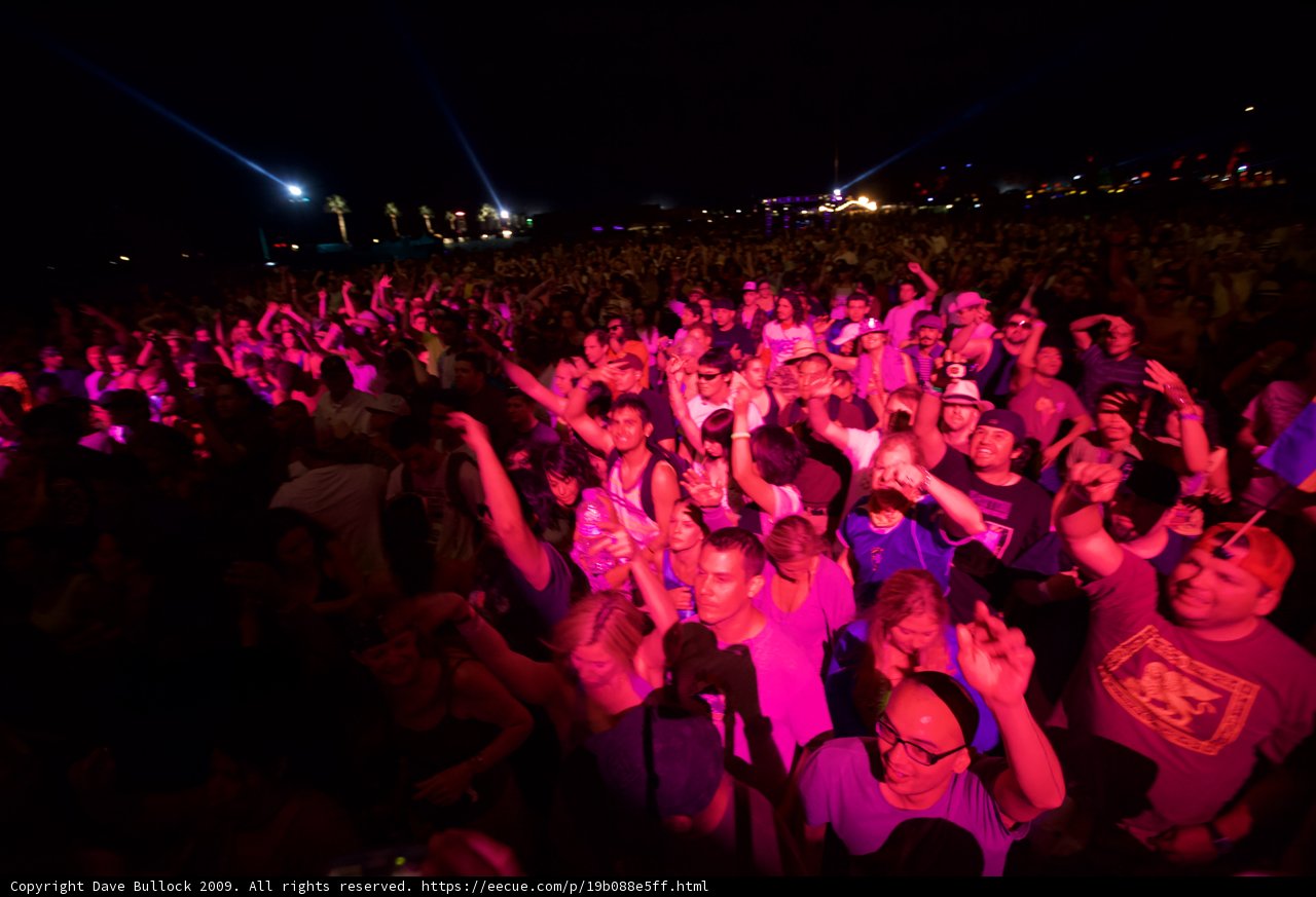 Urban Crowd at Coachella 2009