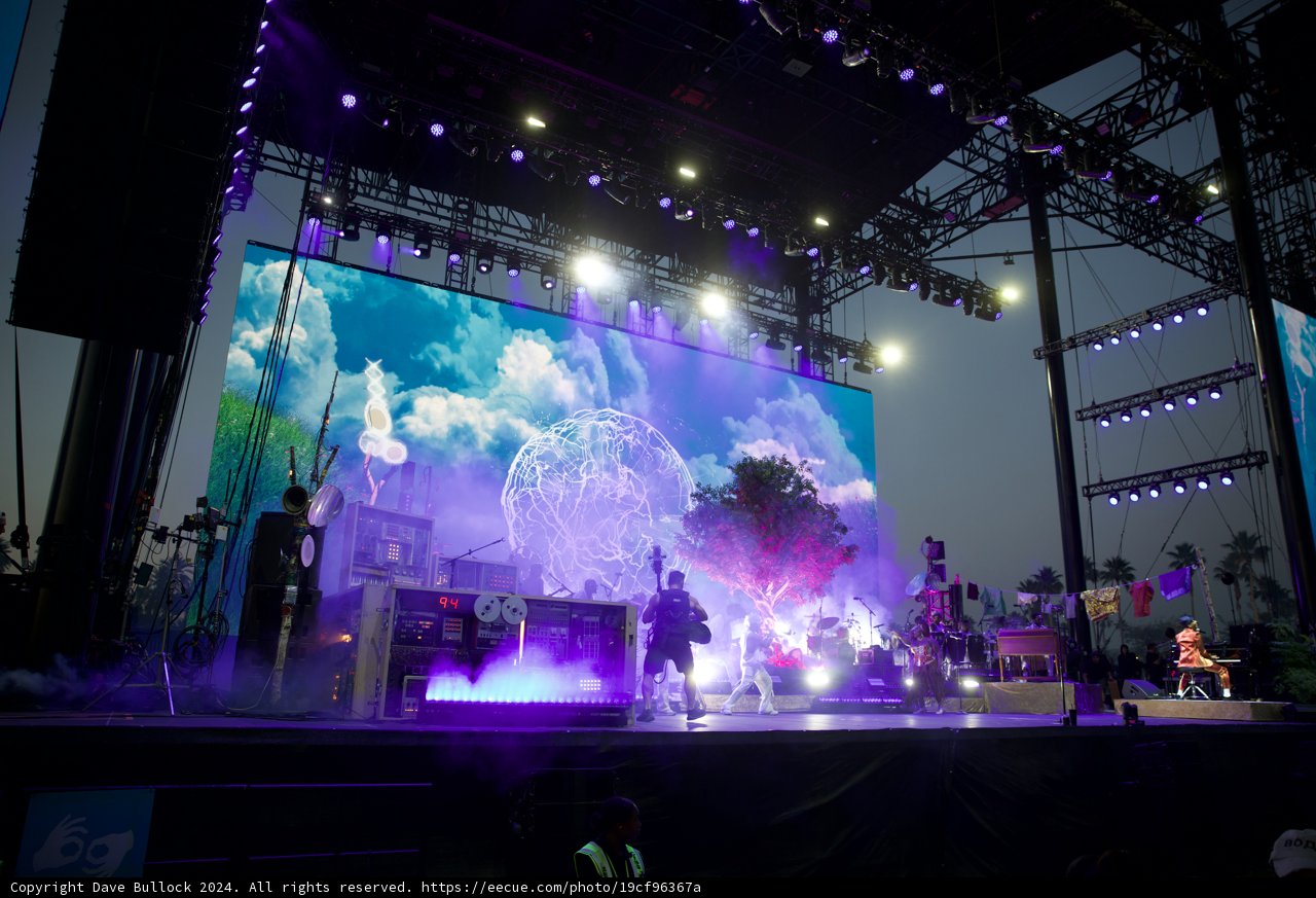 Vibrant Beats Under Twilight Skies: Coachella 2024