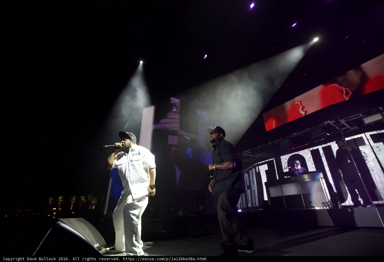Hip Hop Veterans Light Up the Stage