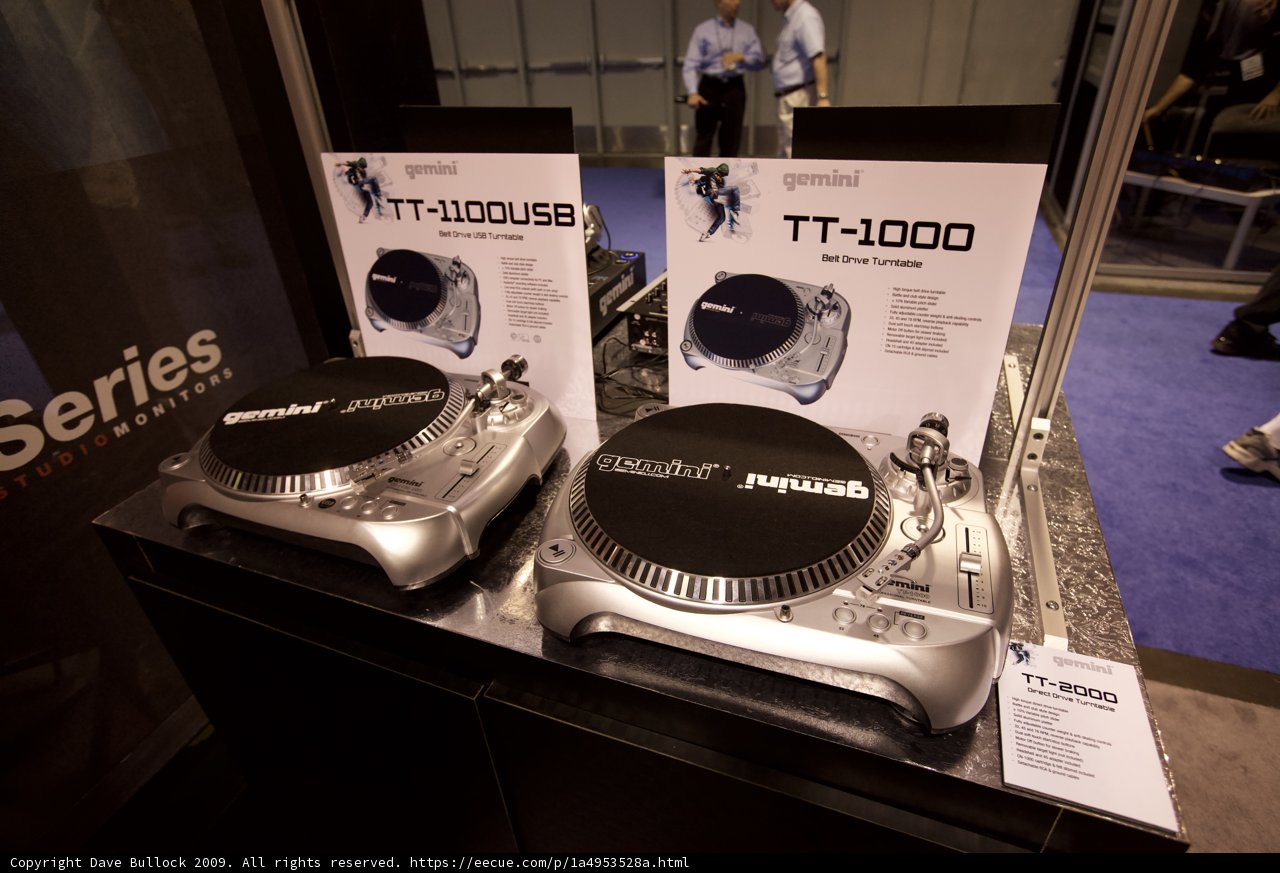 Turntable Extravaganza at the 2009 NAMM Show