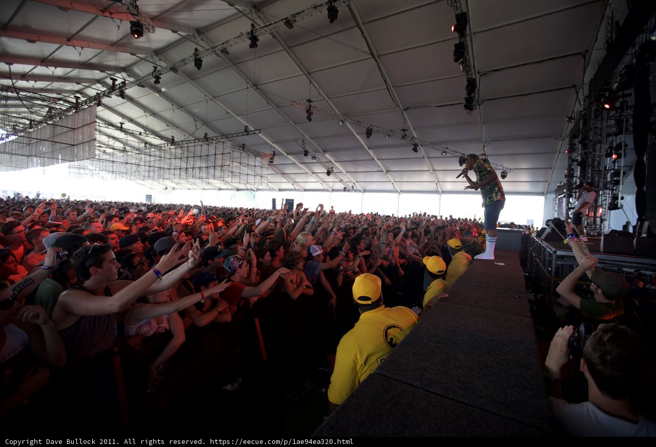 Energetic Crowd Rocks Out at Coachella 2011