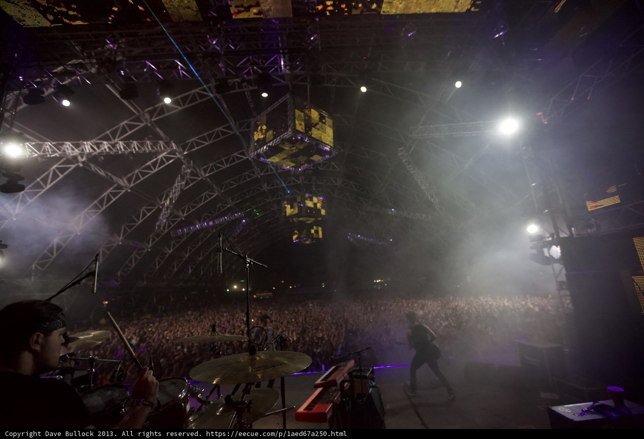 Smoke-filled Concert