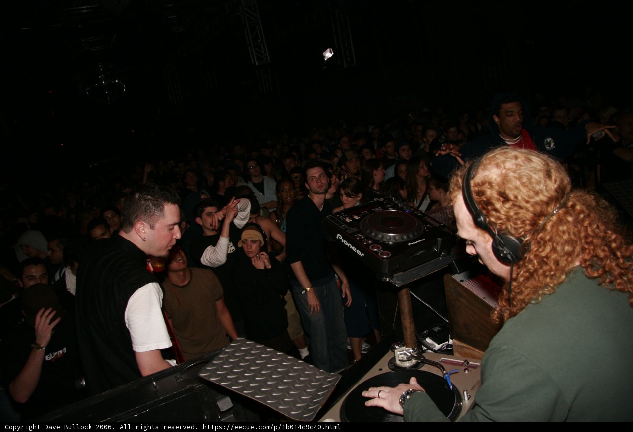 Red-haired DJ turns up the funk at Funktion Viram