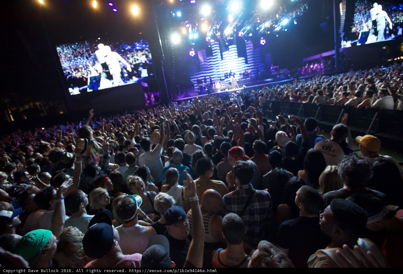 Cochella Rocks the Crowd