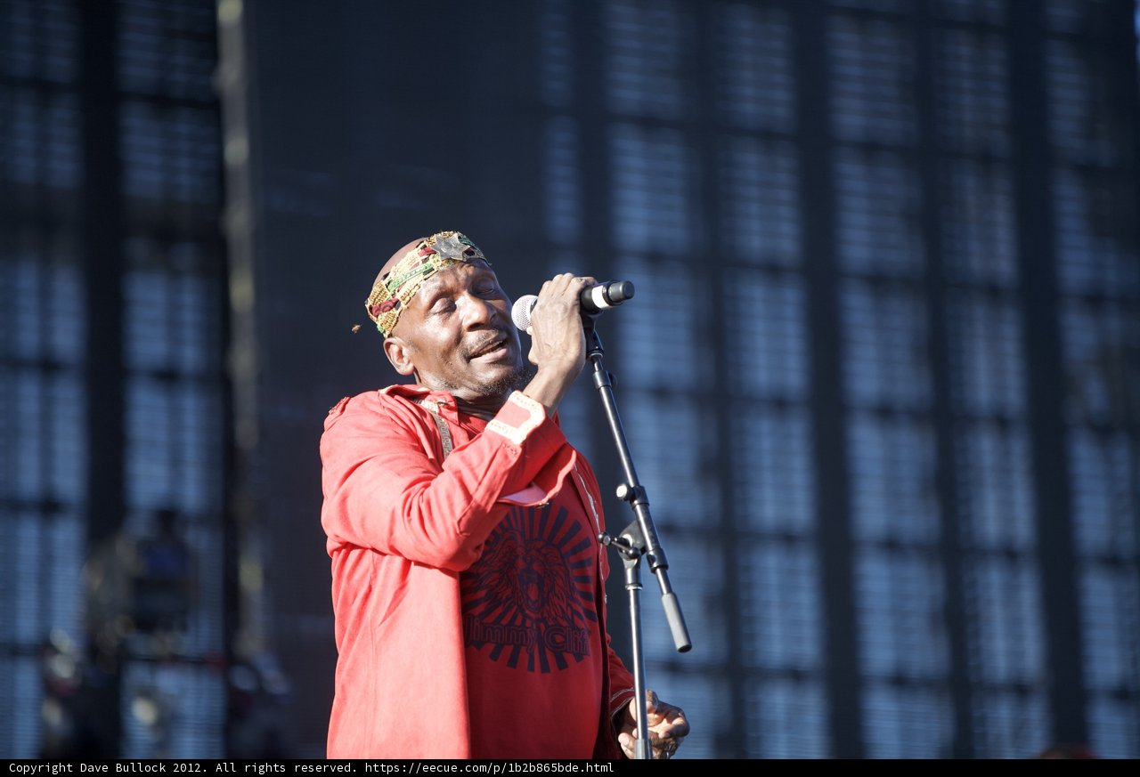 Jimmy Cliff's Electrifying Solo Performance