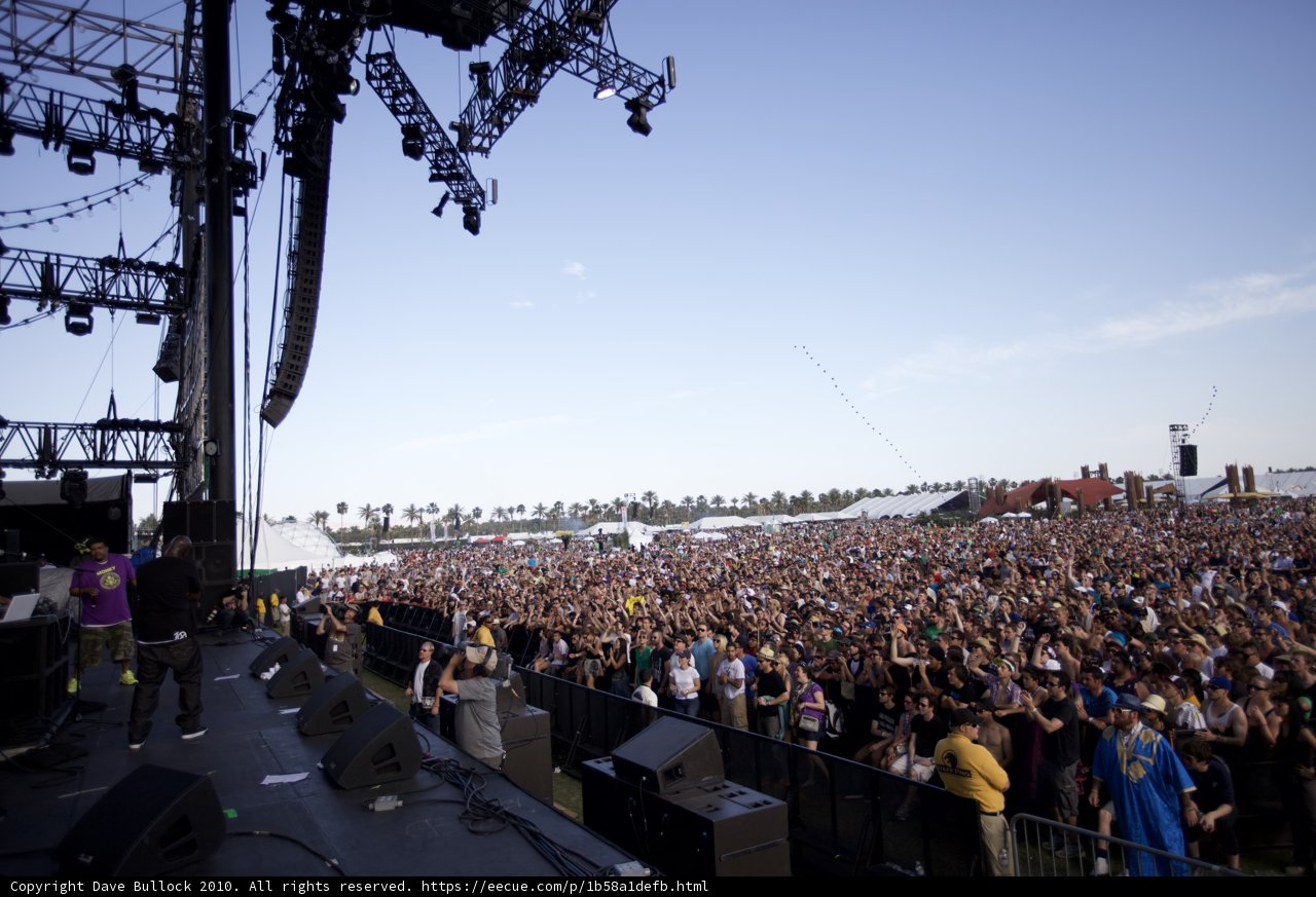 Coachella Sunday Rocked by Massive Crowd