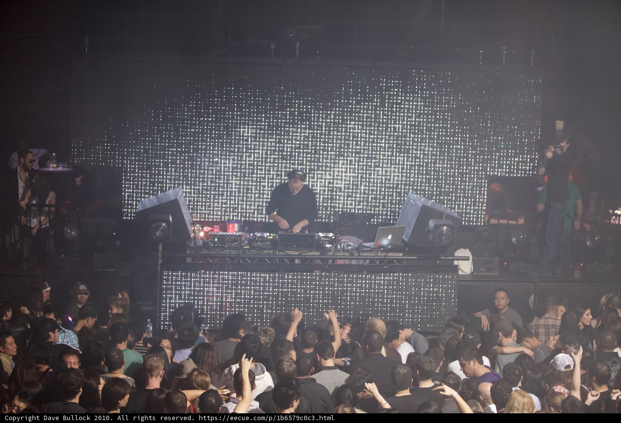 DJ Sasha electrifies the crowd at Sierra Madre concert