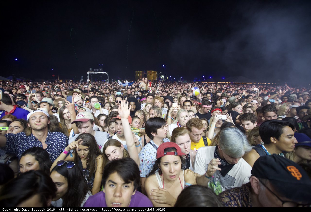 Coachella 2016 Crowd