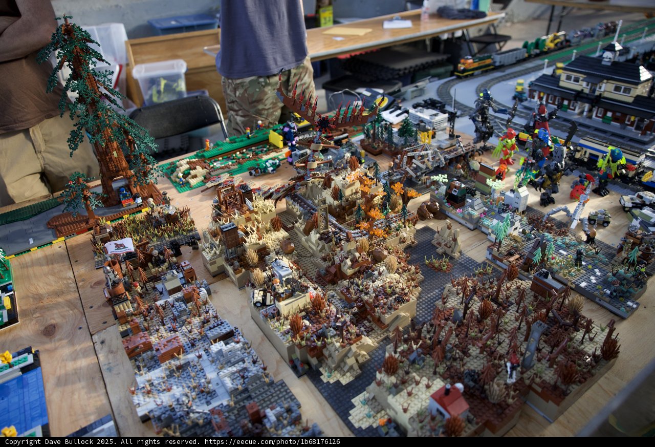 Miniature Worlds in Motion