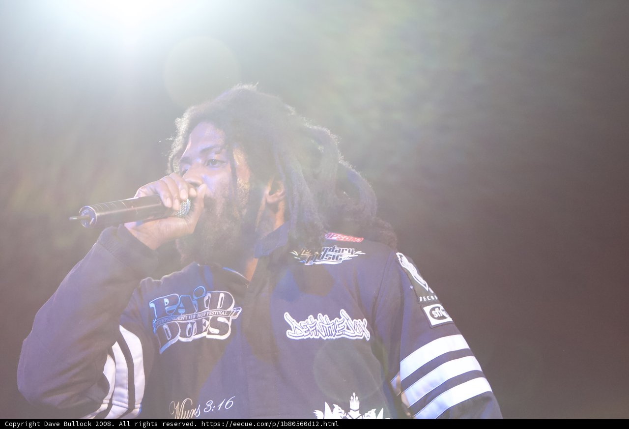 Murs rocks the 2008 Coachella stage