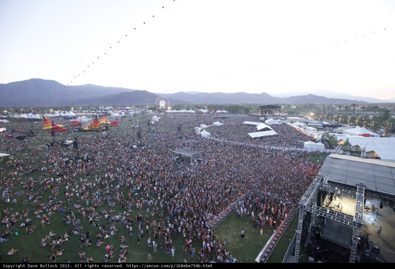Coachella Concert Crowd Takes Over the City