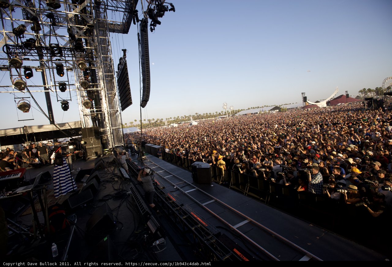 Coachella 2011: A Sea of Fans