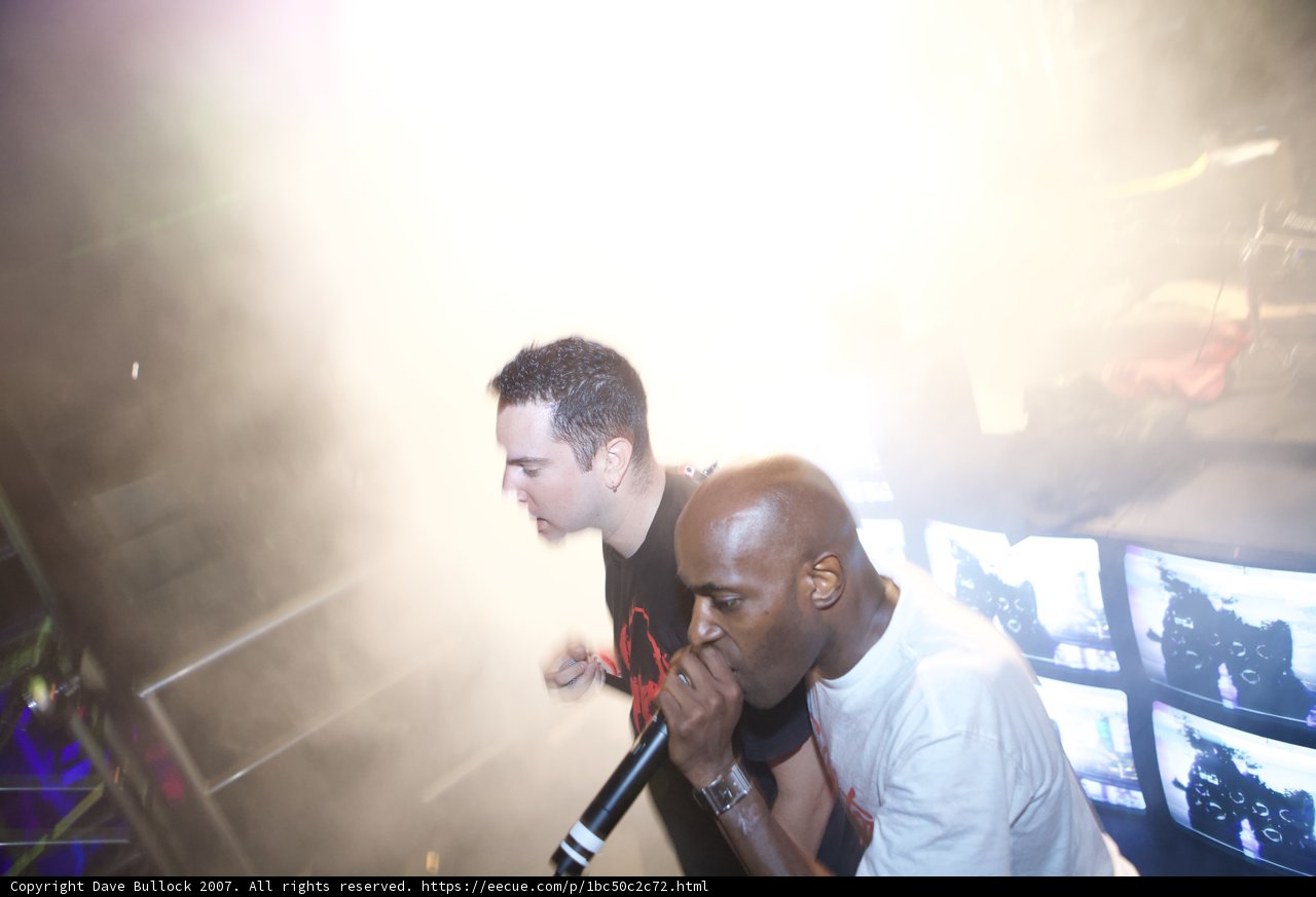 Two Entertainers Command the Crowd at EDC