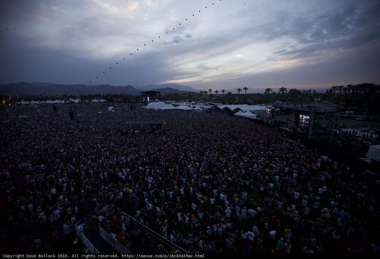 Coachella 2010: A Sea of Fans