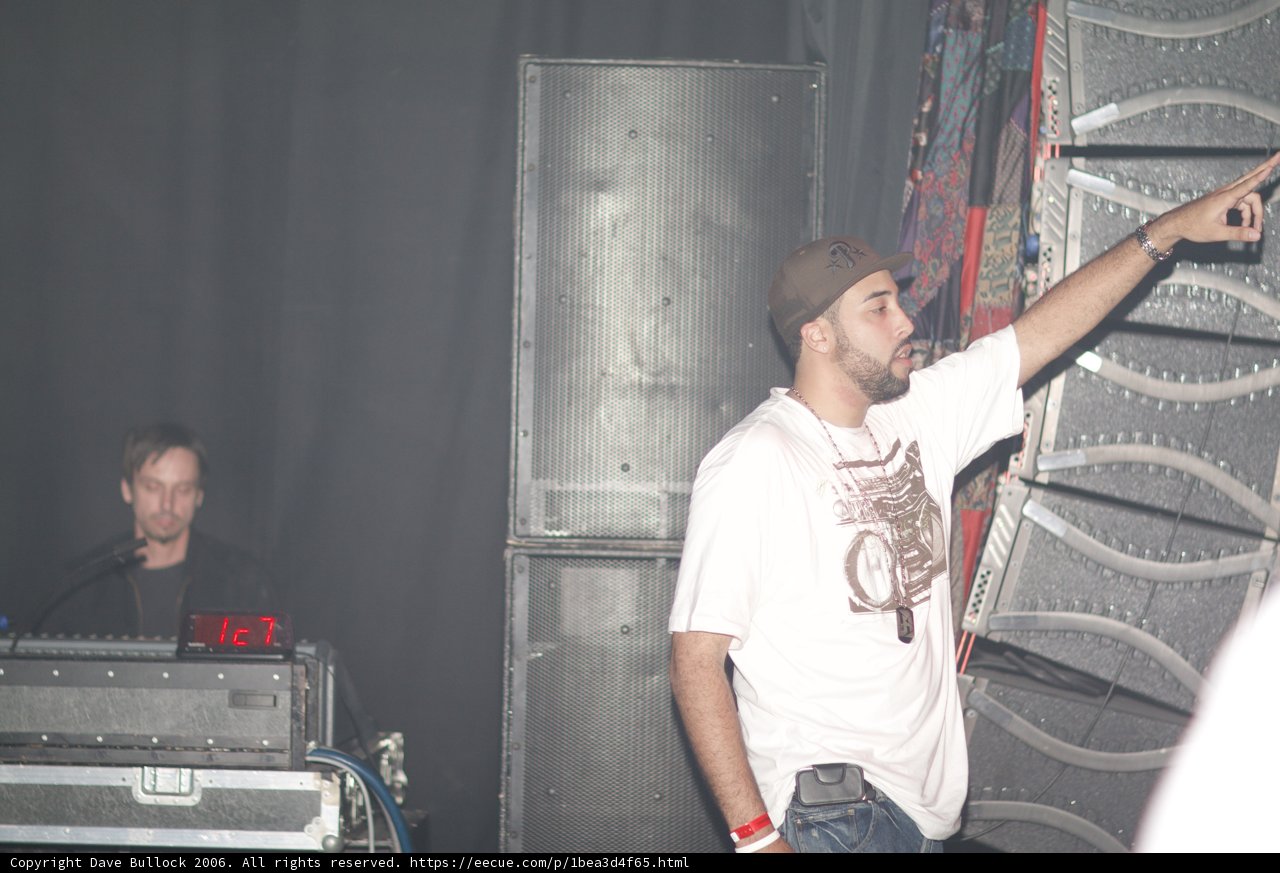 Pointing Out the Crowd