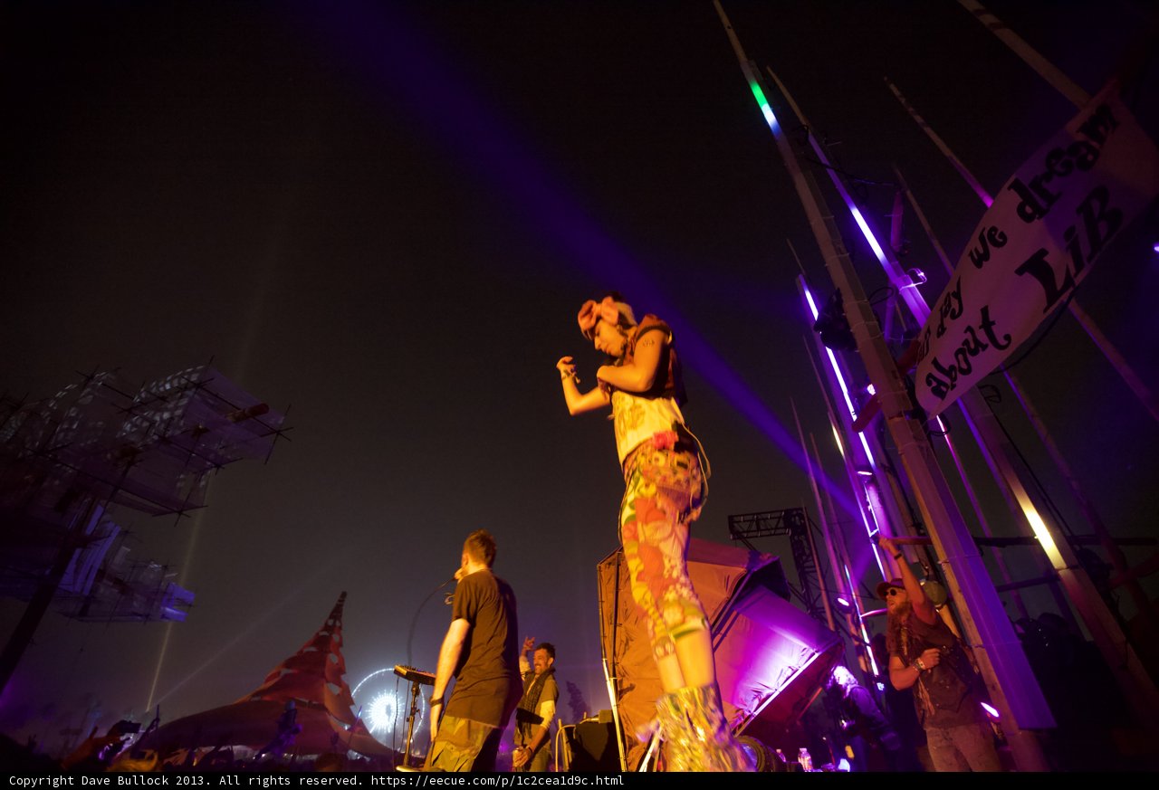 Tom Walker Rocks Coachella Stage with Amazing Lighting