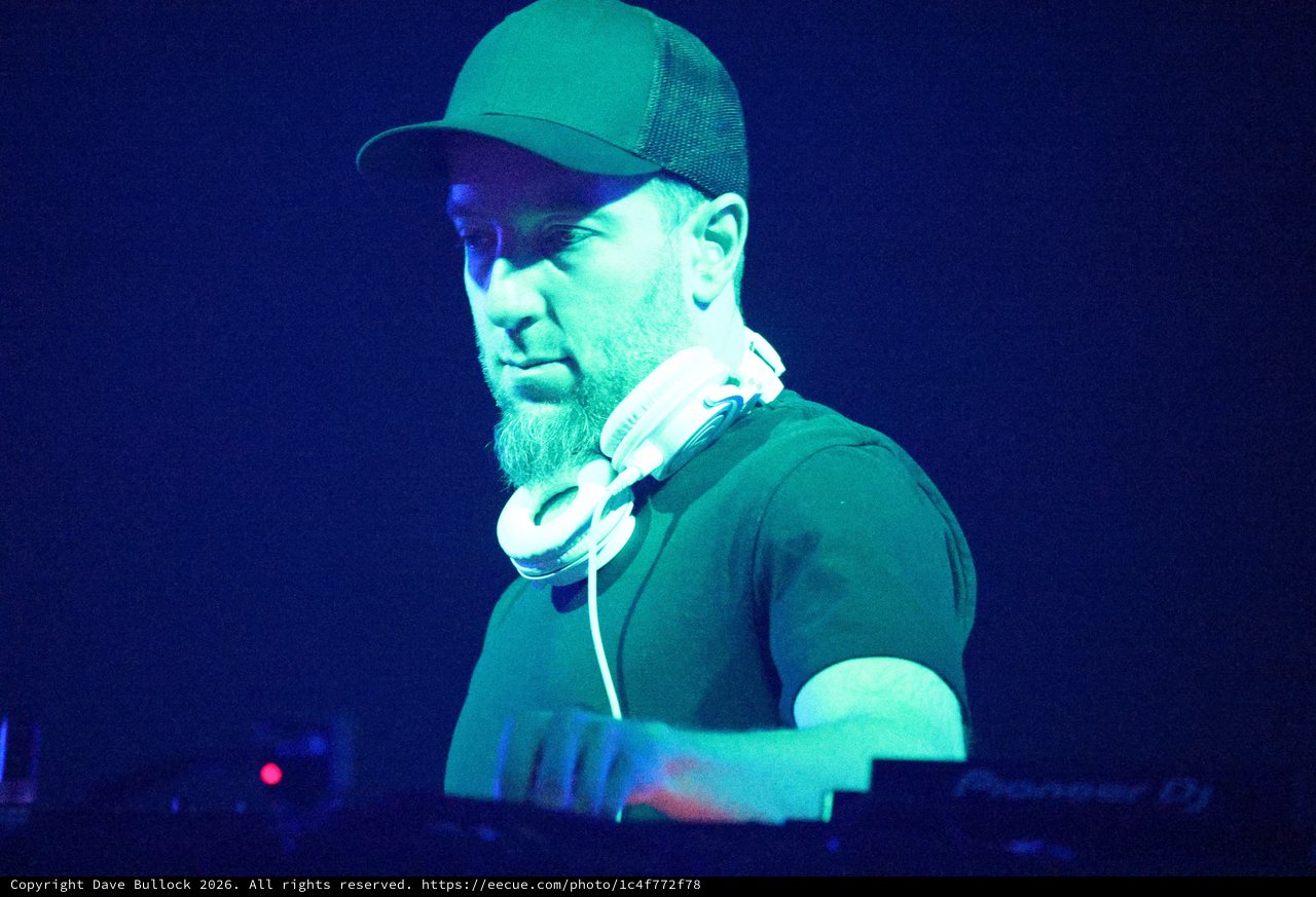 DJ Performs Under Green Light at Wobbleland 2026