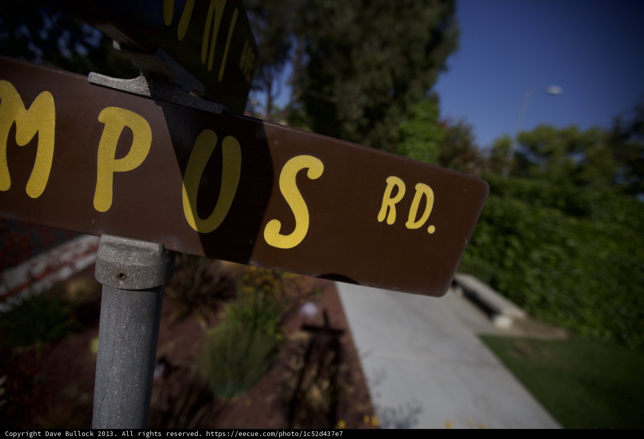 Campus Rd Sign