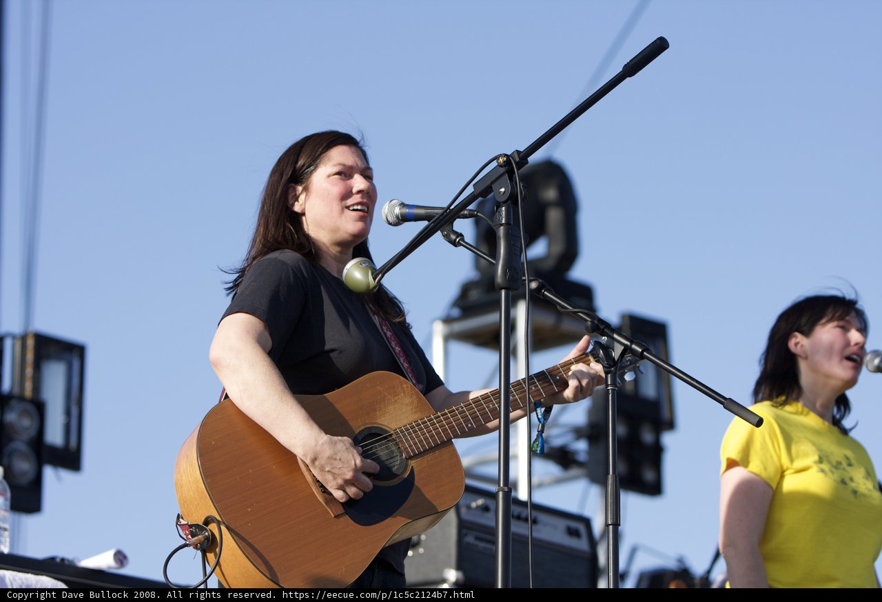 Kim Deal's Electrifying Performance at 2008 Coachella