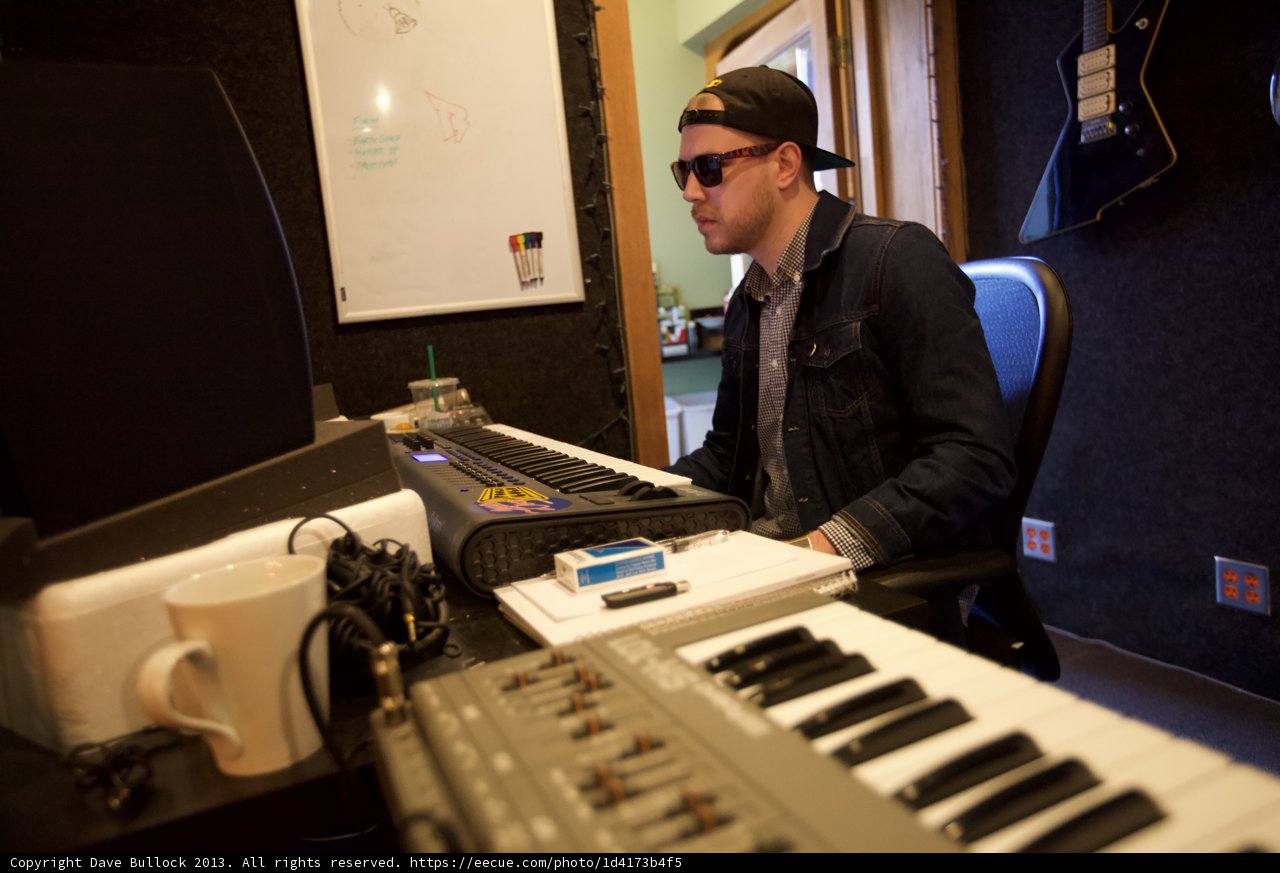 The Electronic Keyboard Maestro