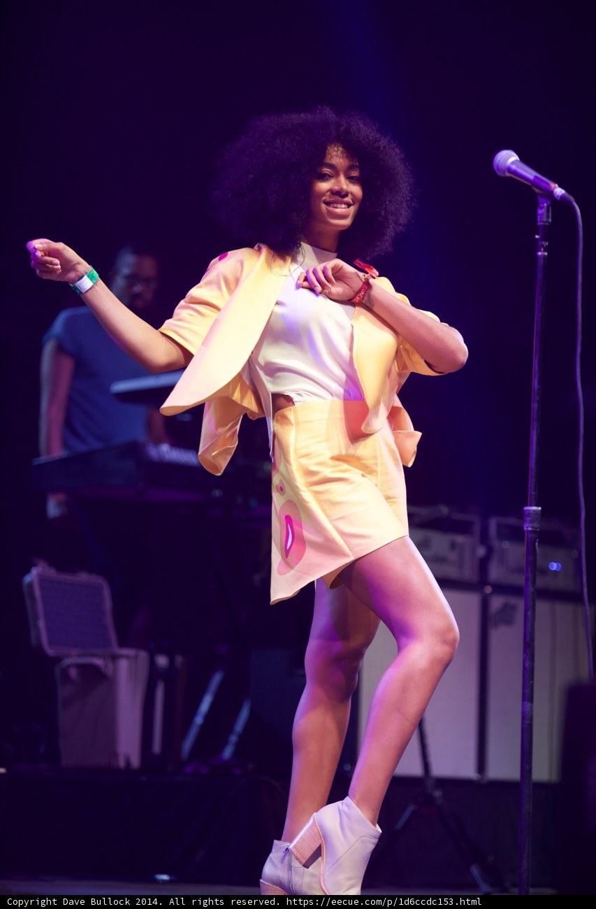 Solange Rocks Coachella Stage with Electric Performance
