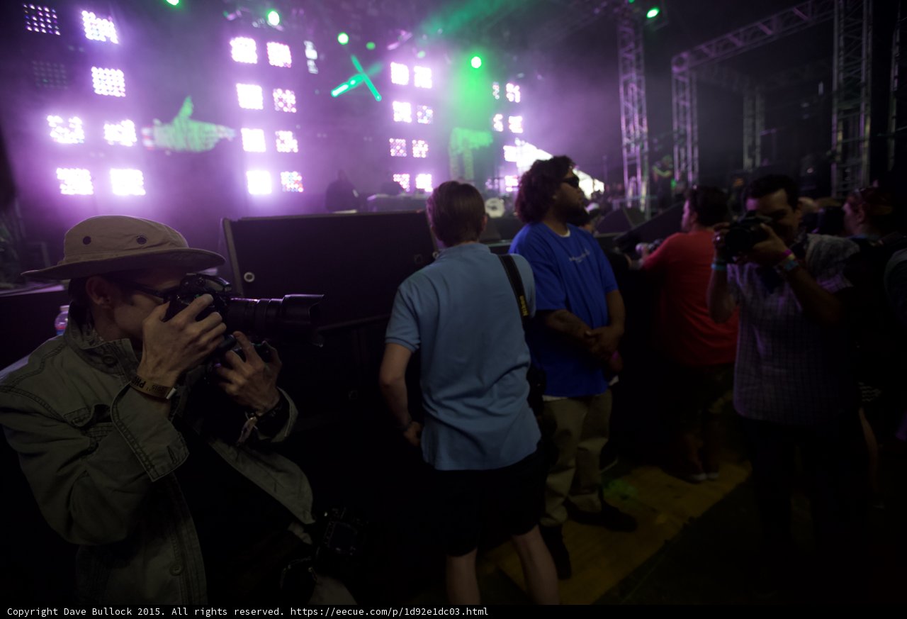 Photo Pit Purple Glow