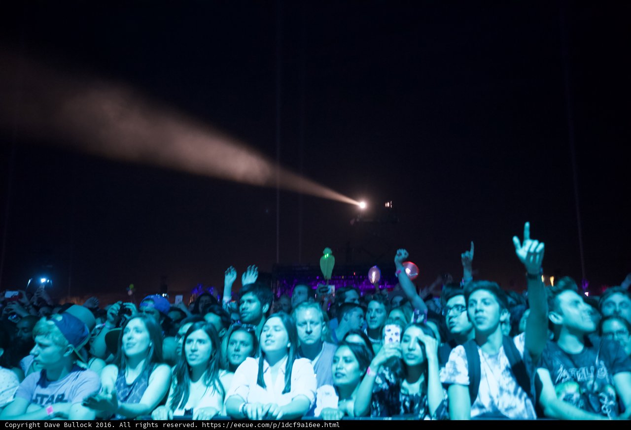 Crowd Goes Wild at Coachella 2016 Light Show