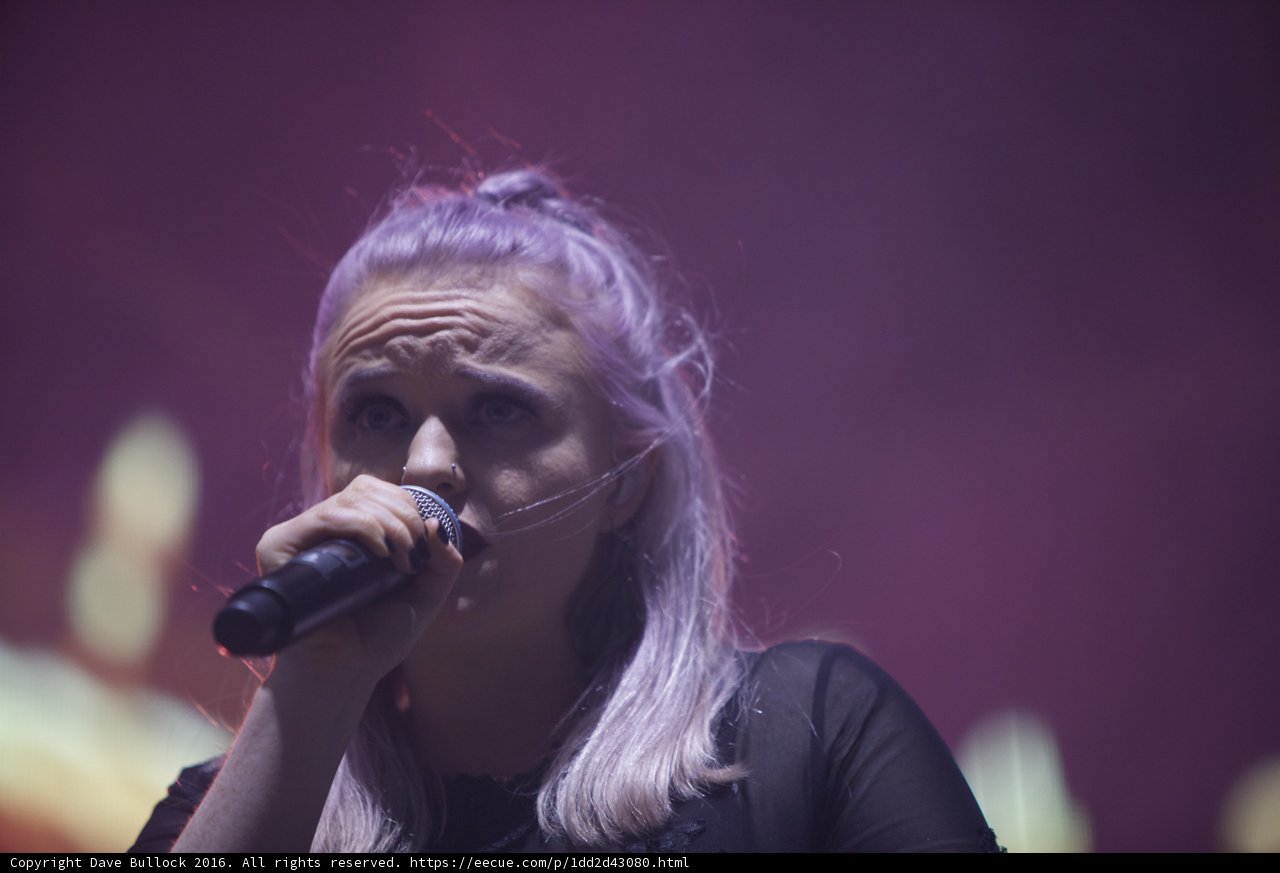 The Purple-haired Songstress