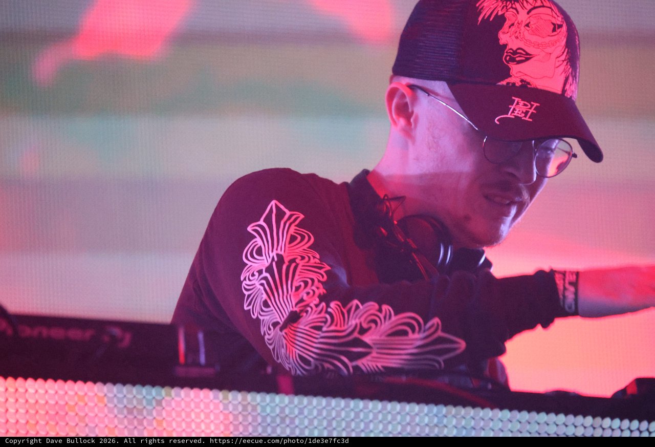 DJ Performs Intense Set at Wobbleland Festival 2026