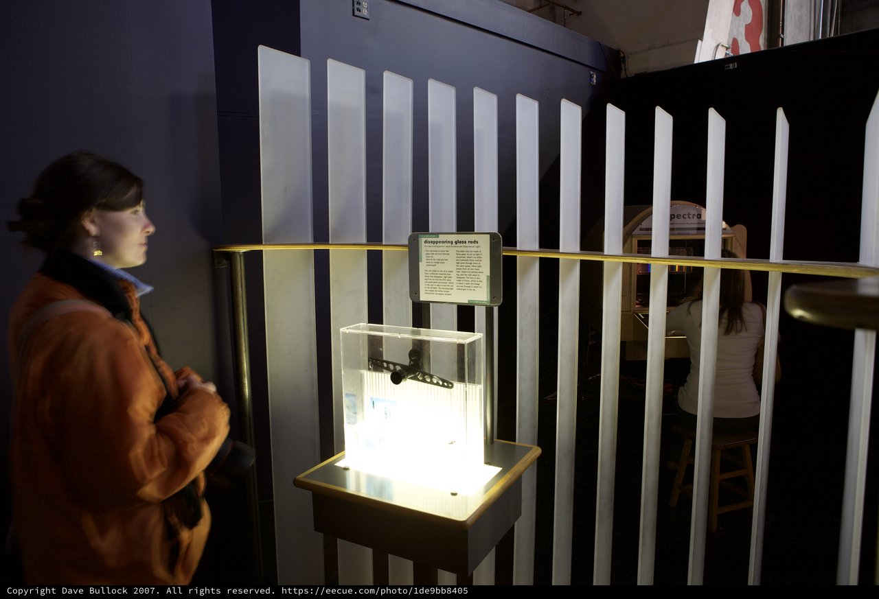Disappearing Glass Rods Science Exhibit at Exploratorium