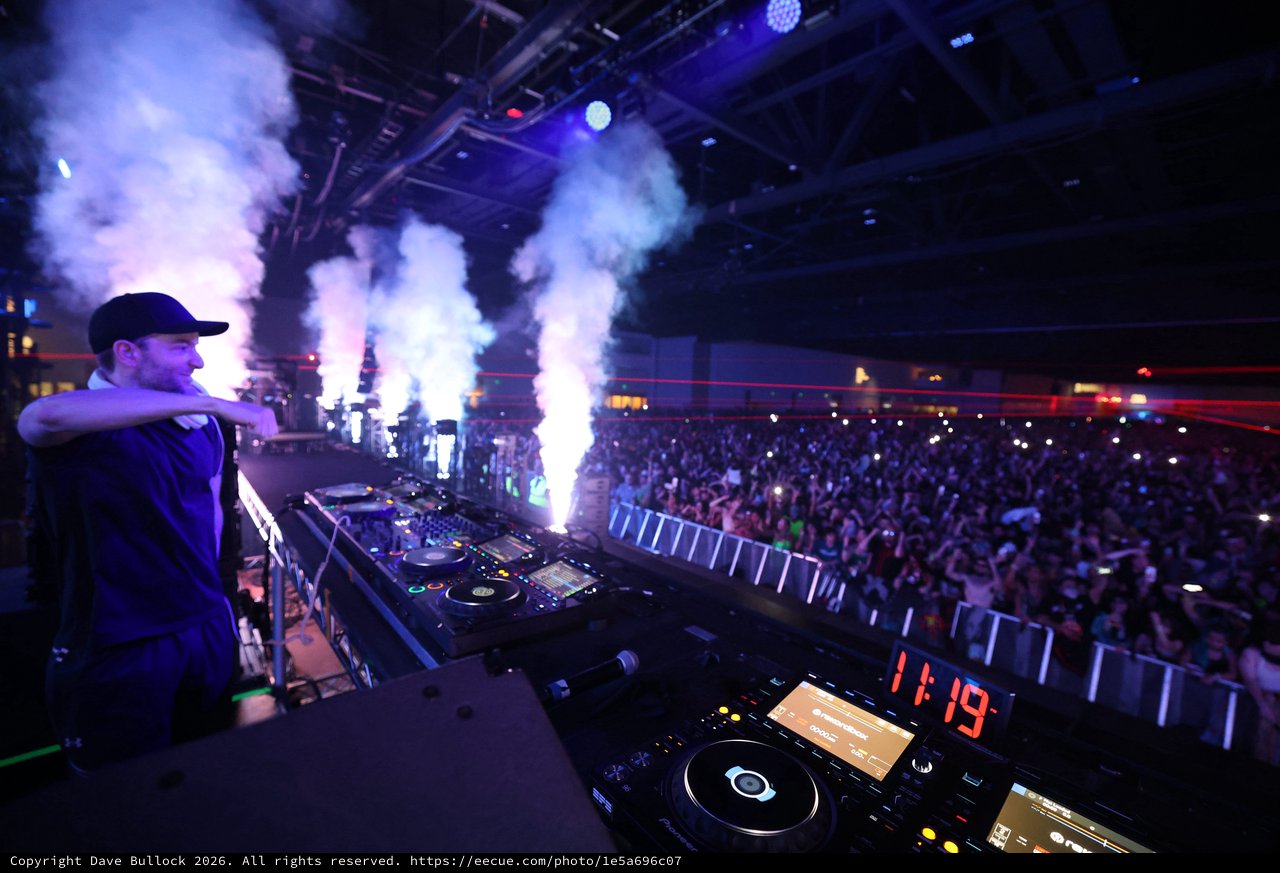 DJ Ignites Massive Crowd at Wobbleland 2026