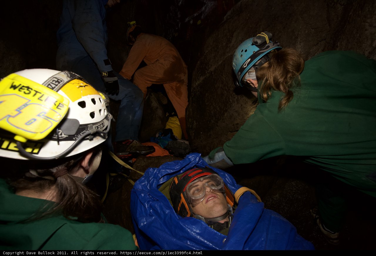 Rescue mission in the cave