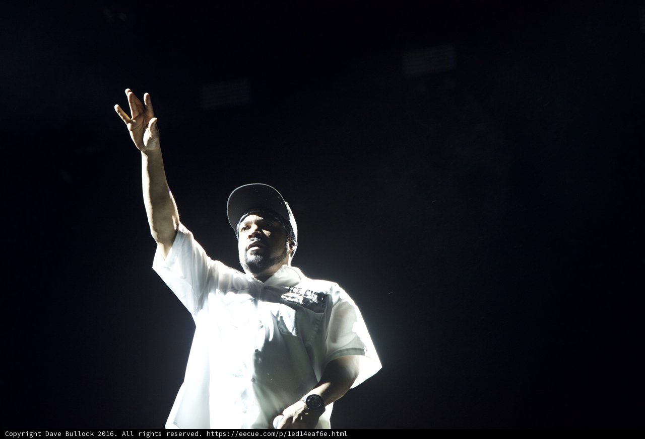 Ice Cube Rocks the Stage
