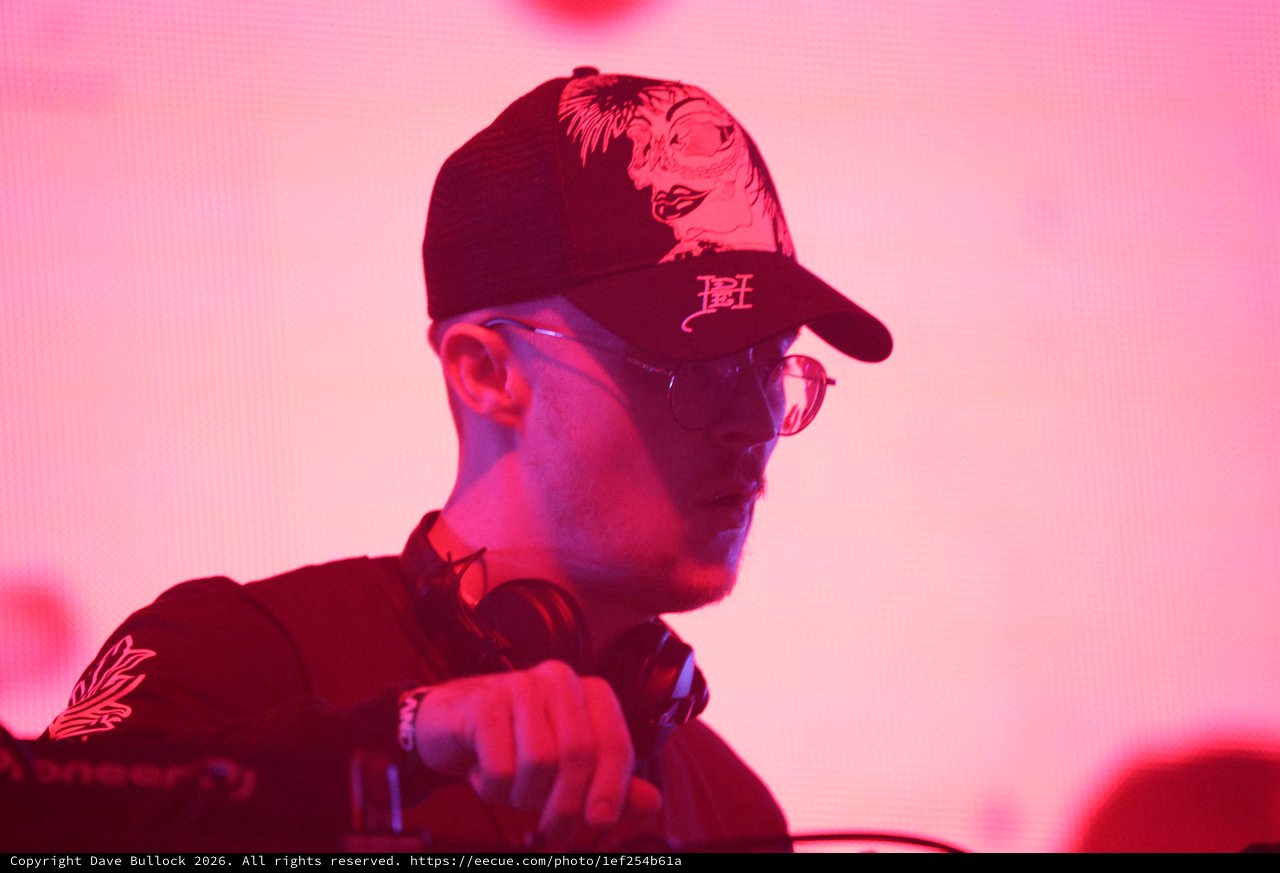 DJ Performs Under Red Lights at Wobbleland 2026