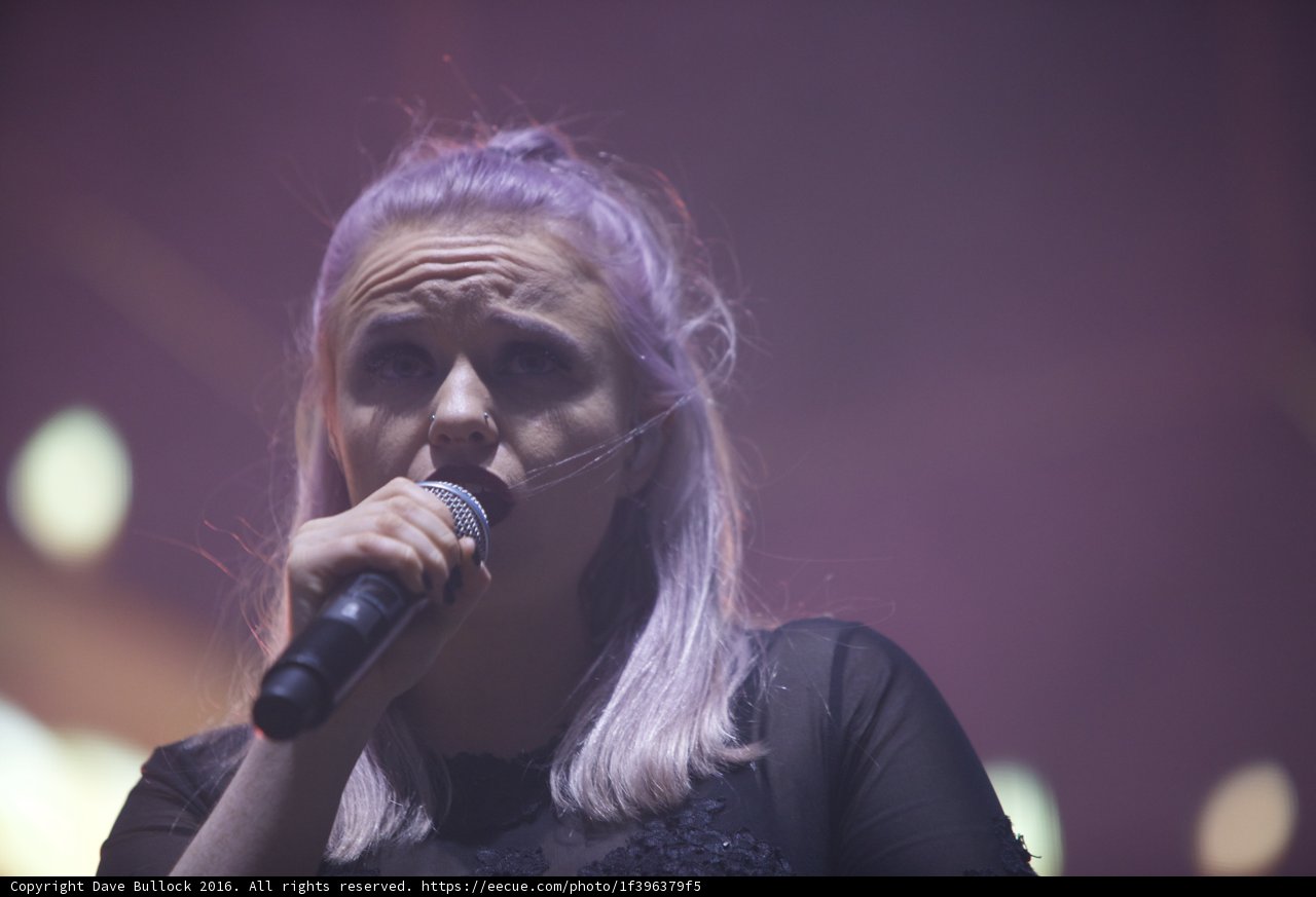 Purple-haired Singer Belts Out Hit Song at Coachella