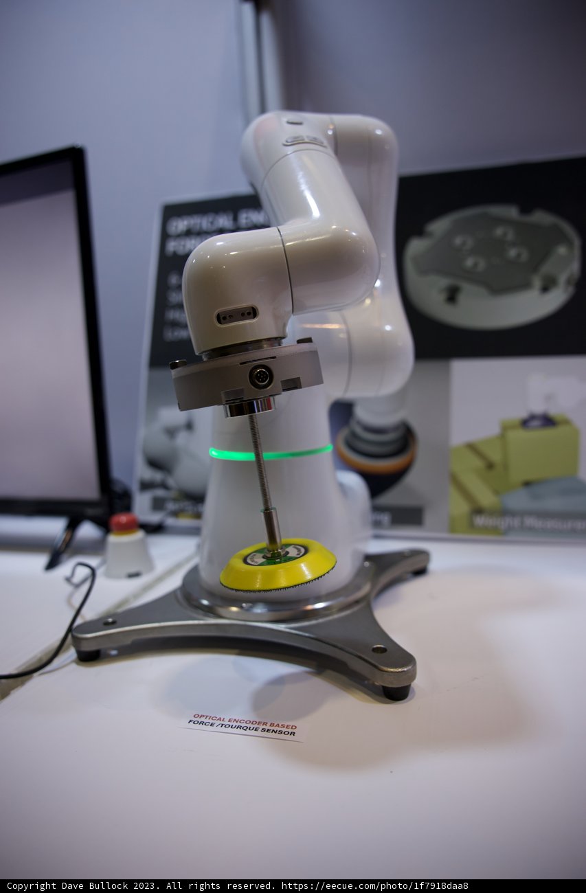 Futuristic Display: Interactive Robot at 2023 RoboBusiness Conference