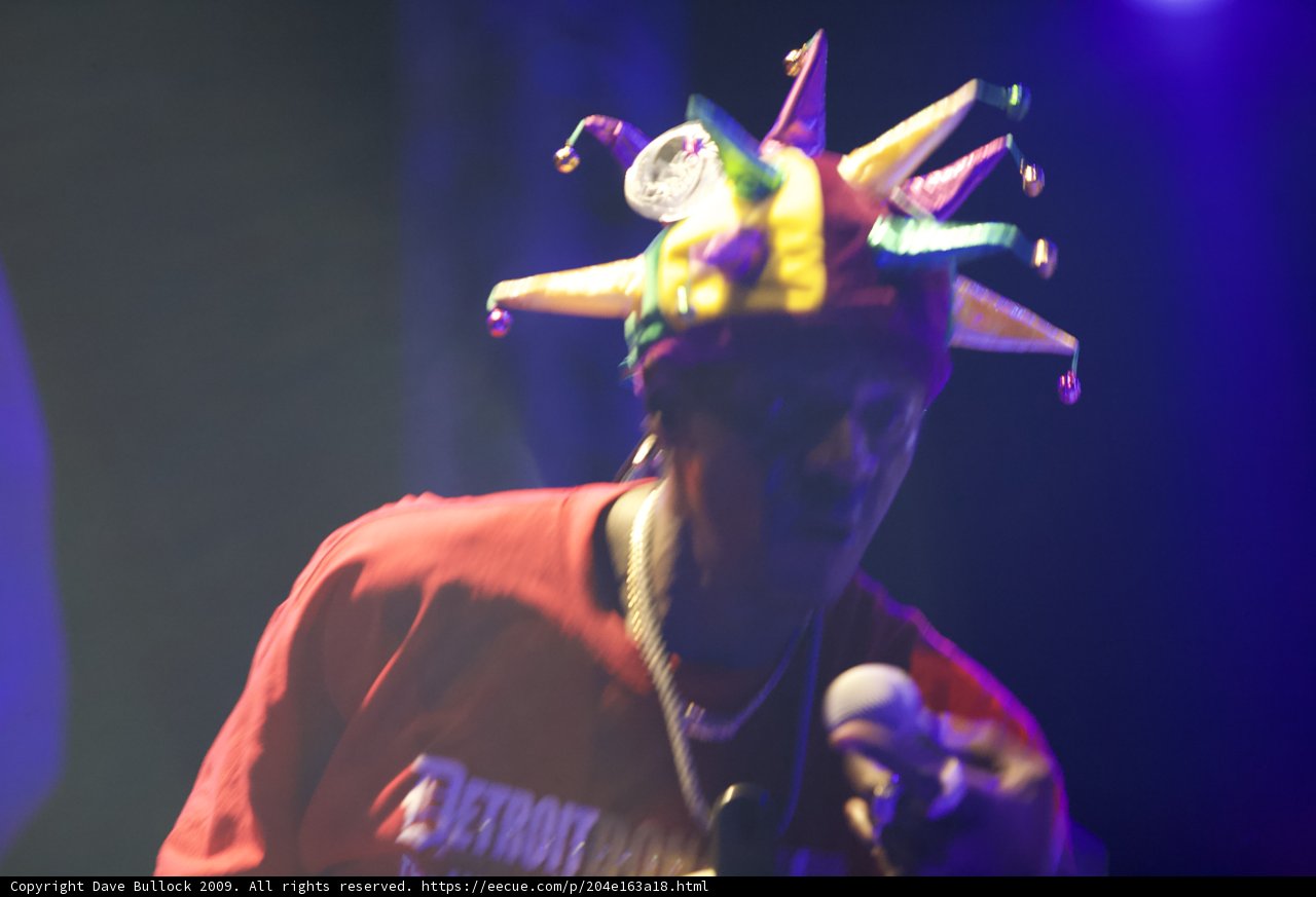 The Entertainer Takes the Stage