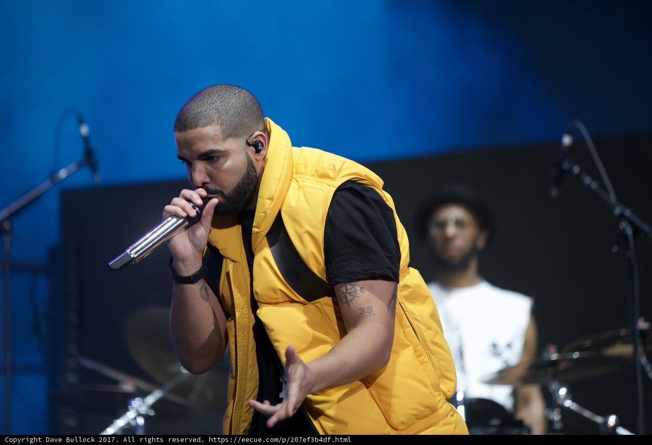 Drake electrifies the crowd at Osheaga Music Festival